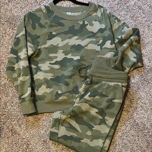 Camouflage Sweatshirt and Joggers Set